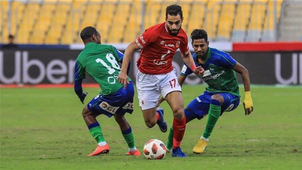 بعد الهزيمة امام الأهلي بضربة جزاء قاتلة .. مدير الكرة في المقاصة يدافع عن الحكم