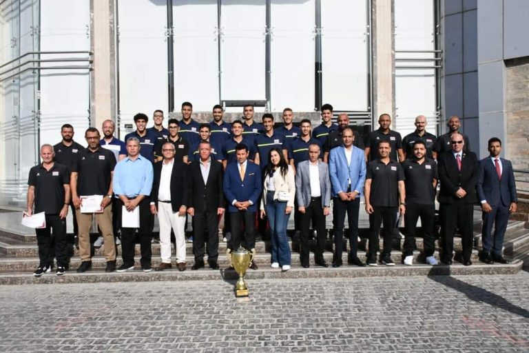 وزير الرياضة يكرم لاعبي منتخب شباب الطائرة بعد التتويج ببطولة إفريقيا