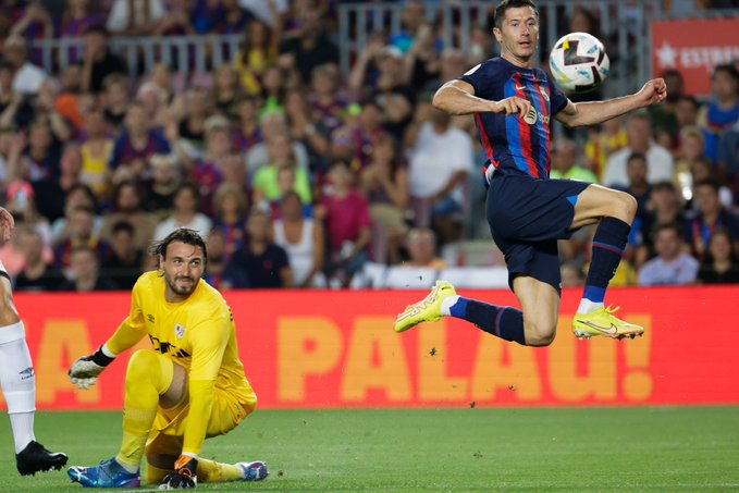 ليفاندوفسكي يساهم في تعادل برشلونة أمام فاليكانو بالدوري الإسباني