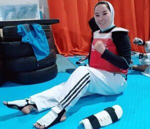 بطلات في كل مجال || أفغانية ترفع رايات السلام وتصبح مثالًا للمرأة القوية 