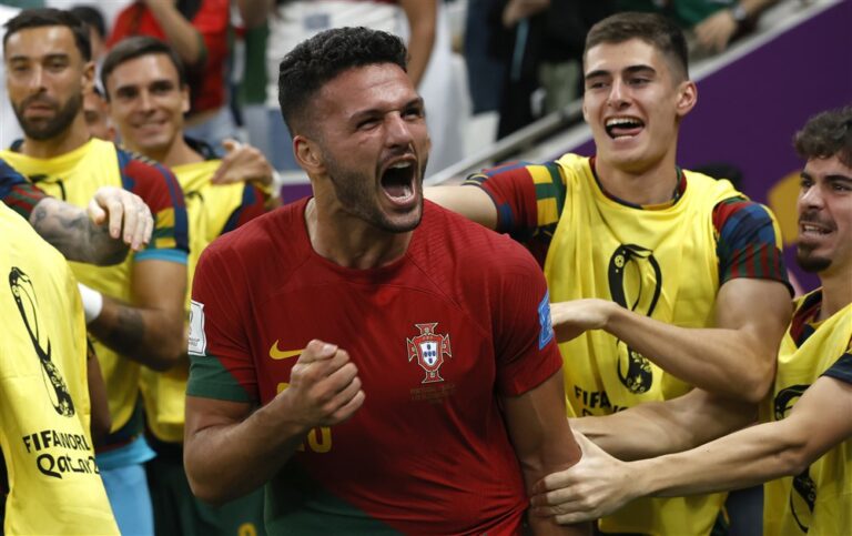 سفن البحارة لم تغرق بعد .. بالفيديو البرتغال تدك سويسرا بدون رونالدو في ليلة تاريخية