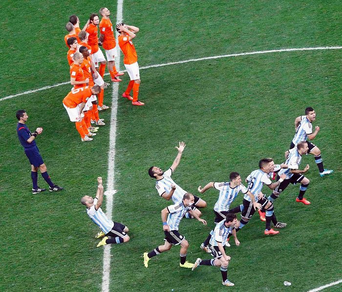 بعد يوم ماراثوني وركلات مجنونة .. تعرف علي تفاصيل نصف النهائي في كأس العالم